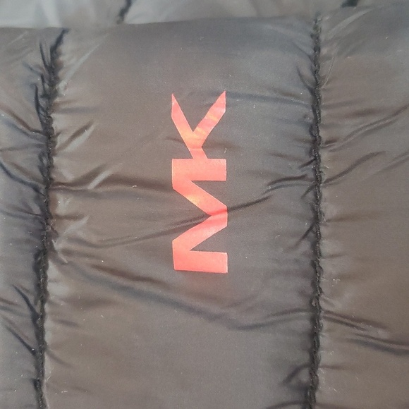 MK Michael Kors NWOT Lightweight Full-zip Black w/ Red Trim Puffer Jacket, XL - Picture 9 of 9